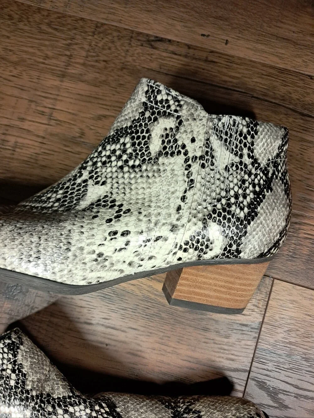 Blondo White and Black Snake-Print Waterproof Zip Chic Ankle Booties